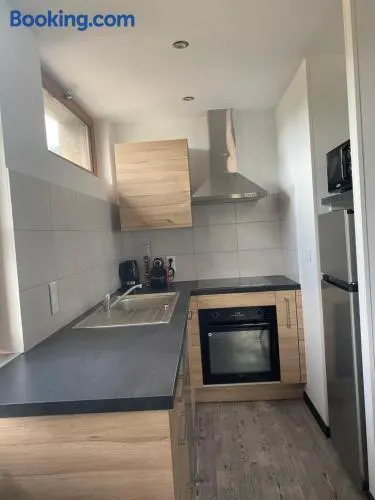 Appartement Mende 2 Chambres Canapé lit WIFI Gratuit - Image 1