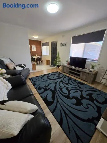 LBarza 1BR Relaxing Vibes in CBD - Image 1