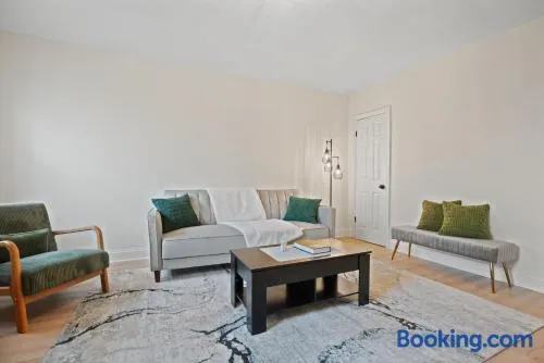 The Cozy District Den Stay - Image 1