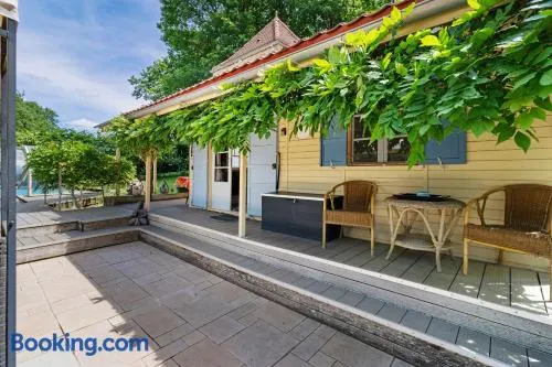 Le Petit Paradis - Image 1