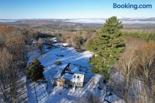 2T Bethlehem Retreat with Stunning Sunset Views in the Heart of the White Mountains - Image 1