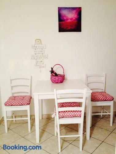 Bellus Apartment-COMPLETELY RENOVATED - Image 1