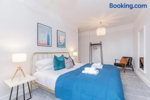 Stunning Woodstock apartment near Blenheim and Cotswolds - Image 1