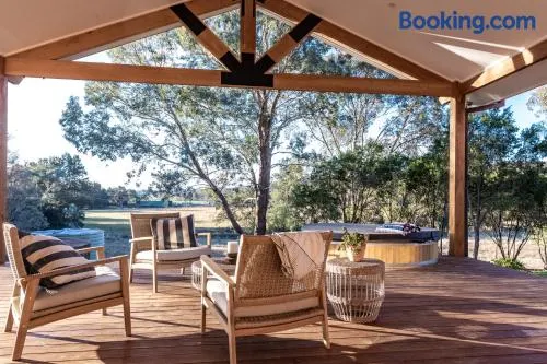 Highgrove Cottage - Image 1