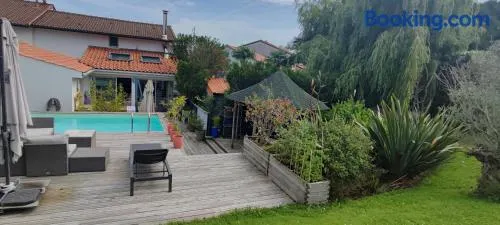 maison Saint Jean de Luz 6 personnes piscine et jacuzzi - Image 1