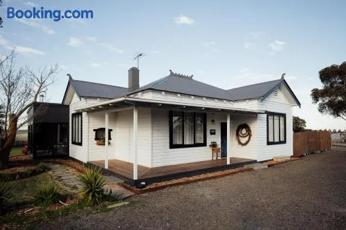 Vintners Lodge - Image 1