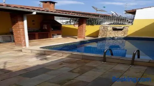 Casa com Piscina Itanhaem - Image 1