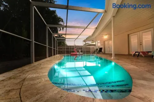 Beautiful Aventura Villa Sleeps 26 - Image 1