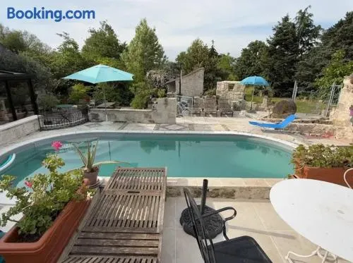 Maison confortable à Bréhémont avec jardin paisible - Image 1