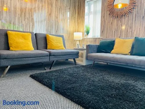 Holywell Apartment - Luxury One Bedroom Apartment - Image 1