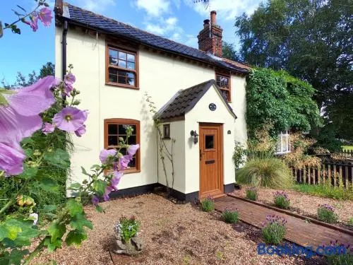 Rose Cottage, 2 Bedroom Cottage with character, near Southwold - Image 1