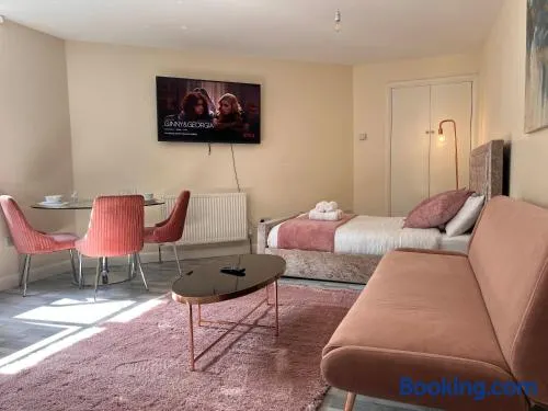 Haven Homes - Central Luton Studio Apartments - Image 1