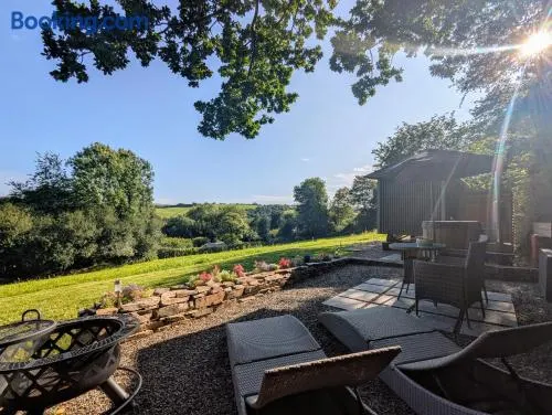 Cornish Valley Retreat - Image 1