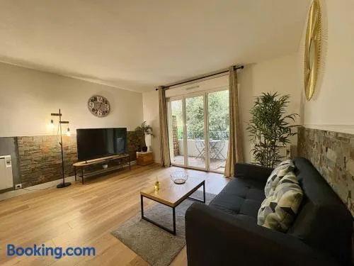 Godard - T3 avec 2 Chambres 1 Salle de Bain et Balcon - Image 1