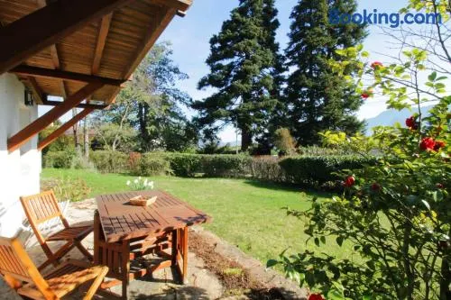 Comfortable garden level 2 minutes from the lake on foot - Image 1