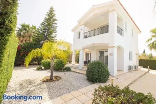 Villa Fortuna - Elegant 3BR Retreat near Coral Bay Beach - Image 1