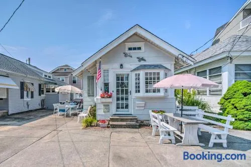 Darling Ocean City Cottage, 2 Blocks to Beach! - Image 1