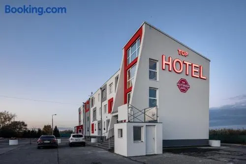 171 Hotel Hegyeshalom - Image 1