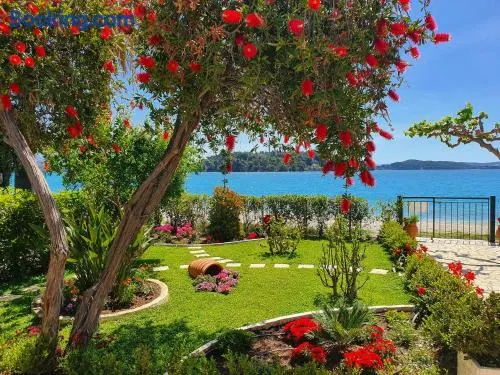 Daglas Beach House - Image 1