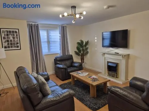 Spacious Modern 2-BR Apartment in Aberdeen City Centre - Image 1
