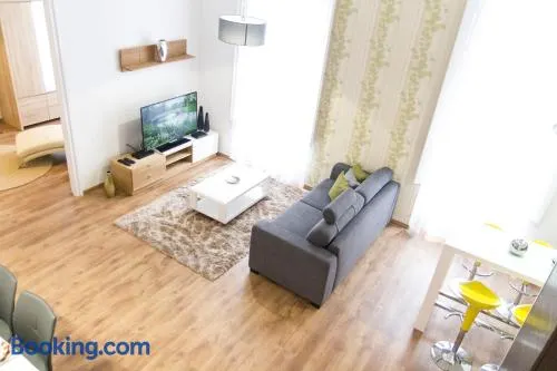 Luxury 2BR Apt by the Synagogue - Image 1