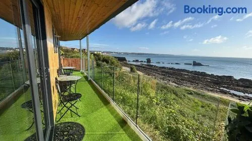 Luxury beach front rooms- PMA - Image 1