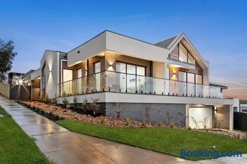 Modern House with Elegant views - Image 1
