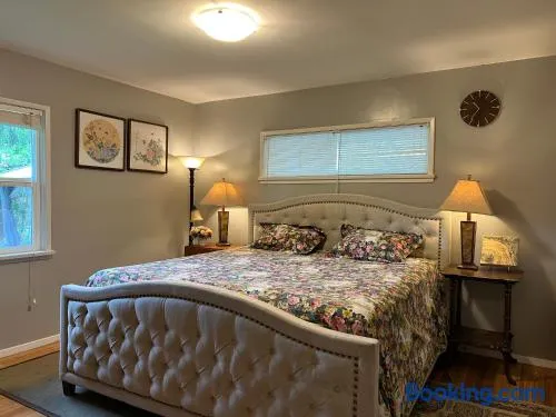 Cozy home close to everything - Image 1