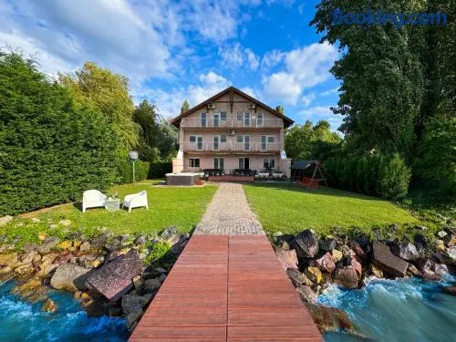 Zöldpart Villa - Image 1