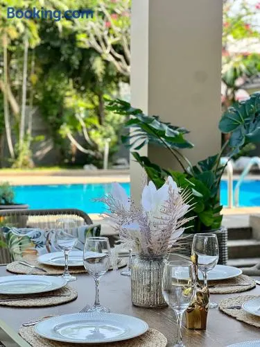 5BR Villa with Private Pool Sukhumvit 10mins BTS - Image 1