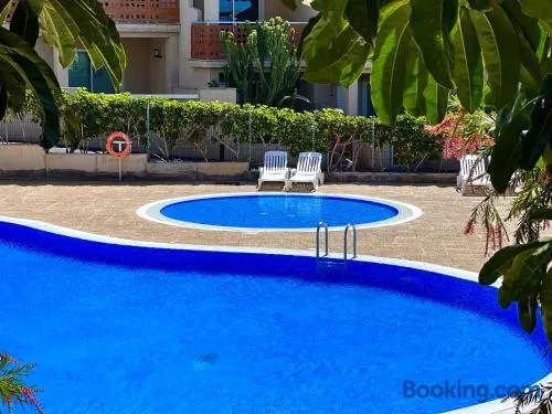 Appartement de vacances avec terrasse et piscine chauffée | Vue montagne - Image 1