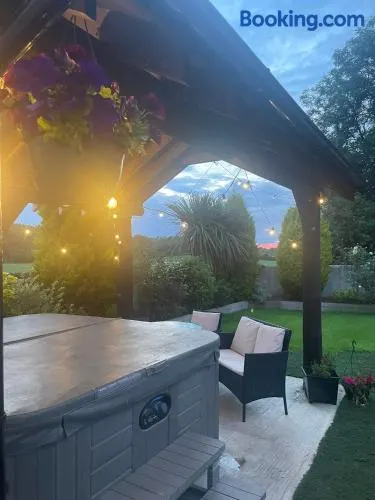 The Loft at Rock Cottage with hot tub - Image 1