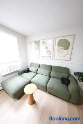 Modern apt in E Boston - Walk to Airport - Image 1