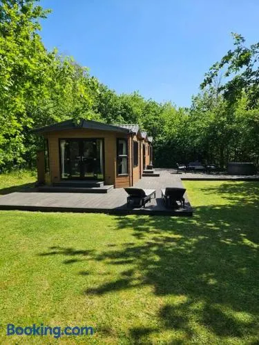 Oak Tree Lodge with Hot Tub near Alton Towers - Image 1
