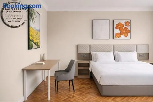 Double Bed - Quiet Greystanes Stay Near M4 with Shared Bathrooms and Amenities - Image 1
