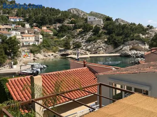Calanque de Niolon, emplacement exceptionnel 1 minute de la mer - Image 1