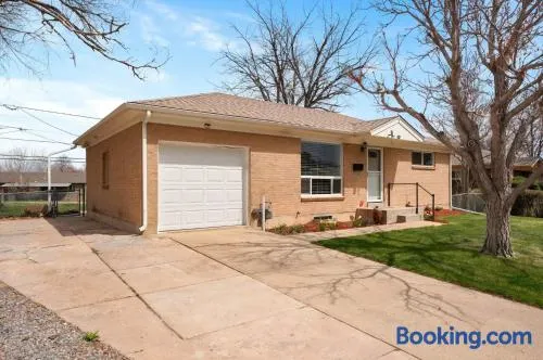Cozy Getaway Retreat - 4BR - Northglenn - Image 1
