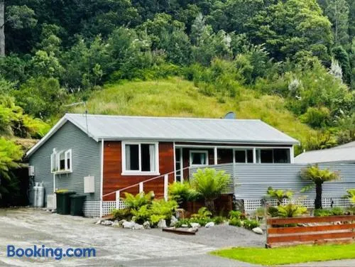 Conlan Springs Cottage - Image 1