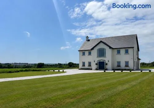 Eastbury House near Garryvoe Hotel & Ballymaloe House - Image 1