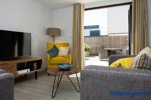 4 Middlecombe - Luxury Apartment at Byron Woolacombe, only 4 minute walk to Woolacombe Beach! - Image 1