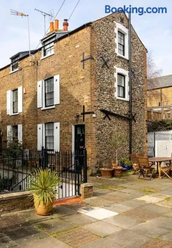 Old Anchor Cottage in Broadstairs - Exclusive unmissable deals! Book now before it's too late! - Image 1