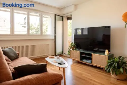 Chambre au bord du lac Léman - Image 1