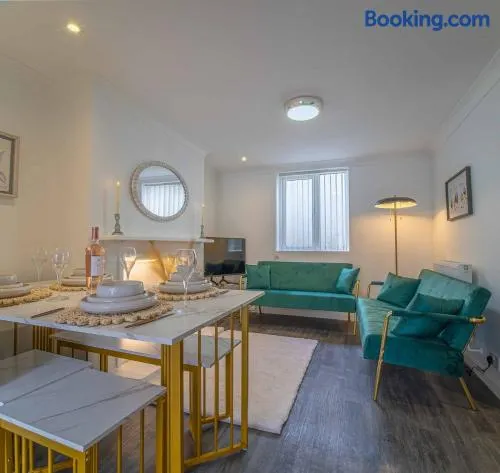 Tide And Seek - Garden Flat by the Sea - Image 1