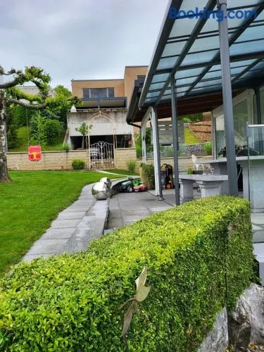 Appartement avec jardin - Piscine, uniquement sur réservation à 1h d'Interlaken - Image 1