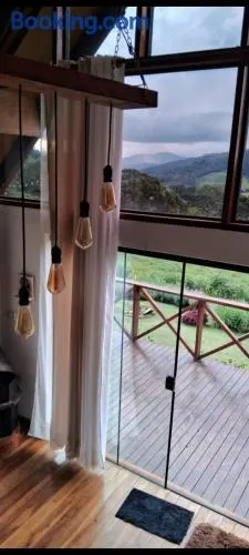Chalé com vidros e hidromassagem - Image 1