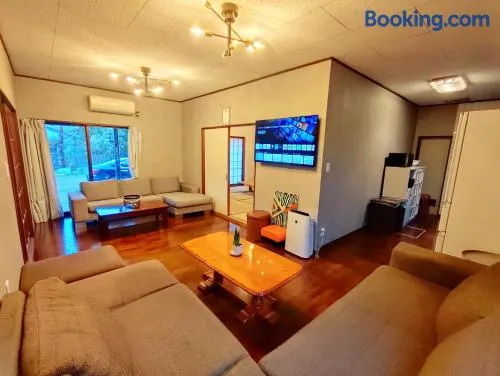 ビーチ コンビニ 温泉徒歩4分以内 BBQ無料 12人OK 5LDK戸建貸切宿 White sun villa - Image 1