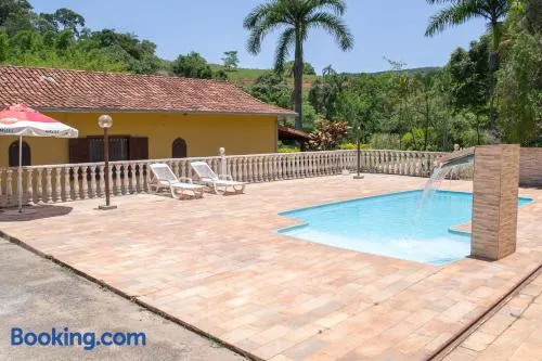 Piscina, churrasco, fogão a lenha a uma hora de BH - Image 1