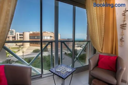 Appartement T3 Traversant Résidence Standing Garage et Piscine Extérieure GRATUITS - Image 1