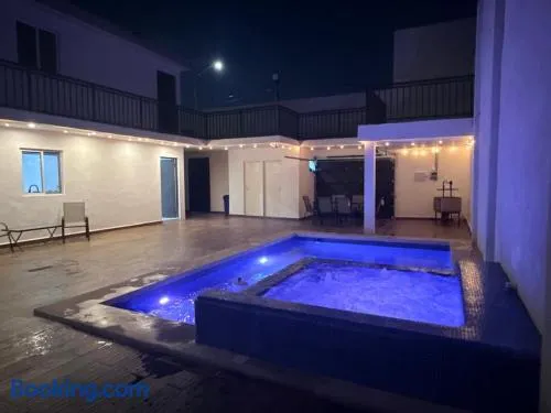 Lujoso departamento con alberca y jacuzzi - Image 1