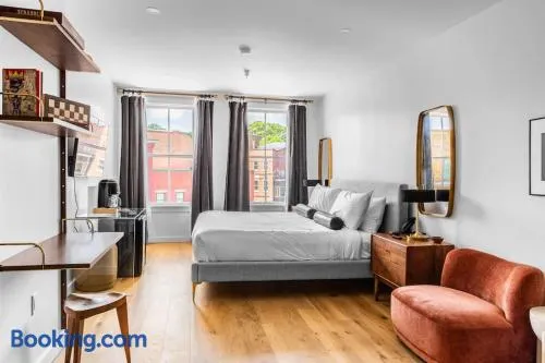 Market Square View, Heart of DTWN, Historic Hotel, King Bed, Room # 402 - Image 1